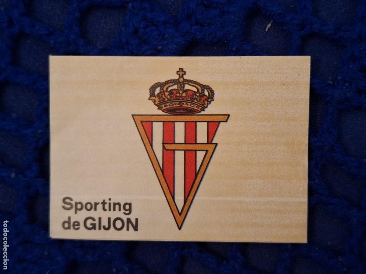 Cromos de f&uacute;tbol: D alb FUTBOL LIGA 83 84 MAGA escudo sporting GIJON versi&oacute;n blanco no plateado nunca pegado n 92