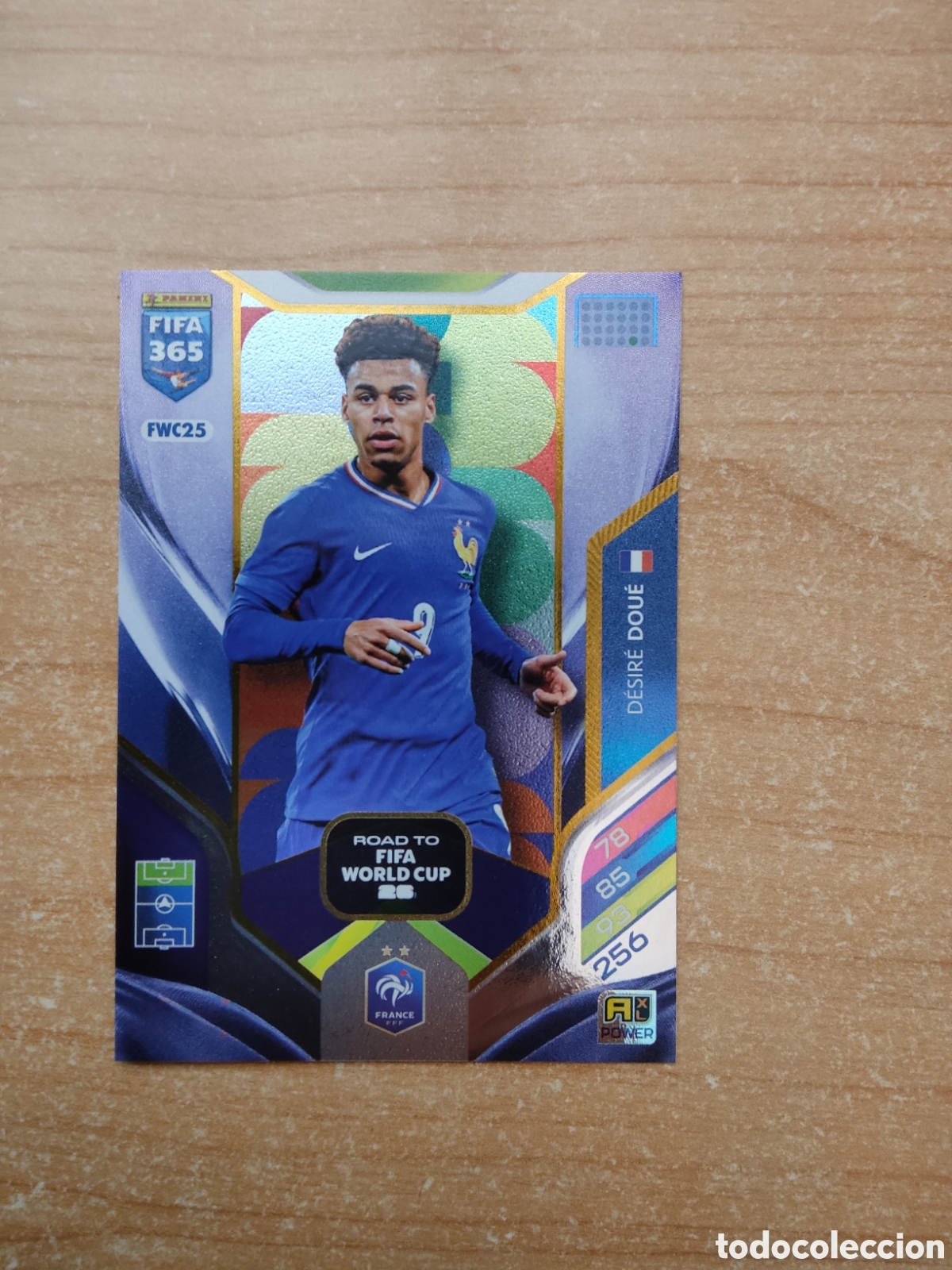 Fu&szlig;ball-Sticker: FWC25 DESIRE DOUE FRANCIA ROAD TO FIFA WORLD CUP FIFA 365 ADRENALYN 2026
