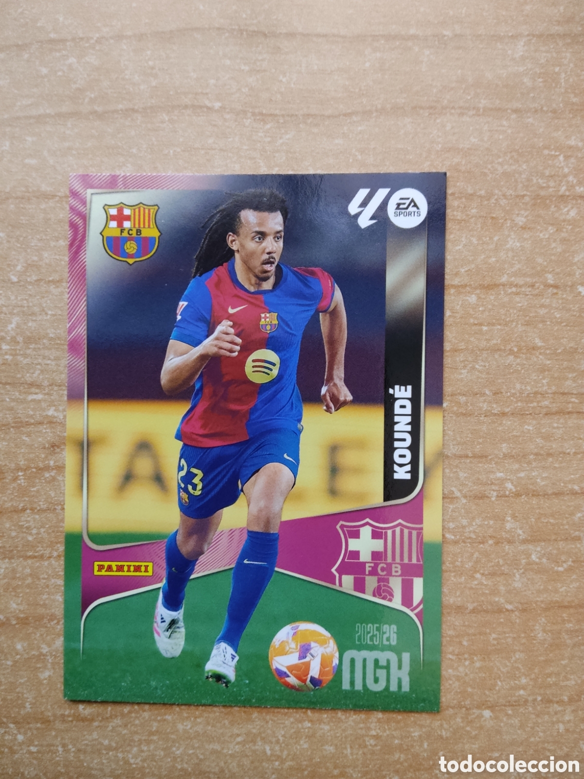 Fu&szlig;ball-Sticker: 76 KOUNDE BARCELONA MEGACRACKS 2025 2026