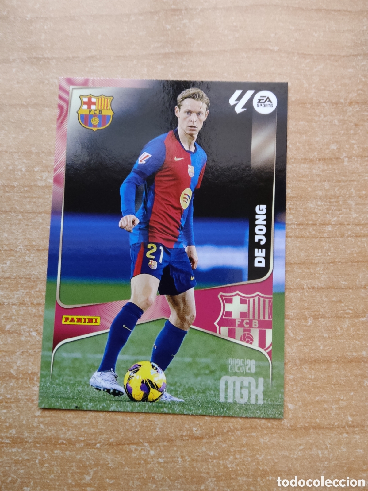 Cartes &agrave; collectionner de Football: 83 FRENKIE DE JONG BARCELONA MEGACRACKS 2025 2026