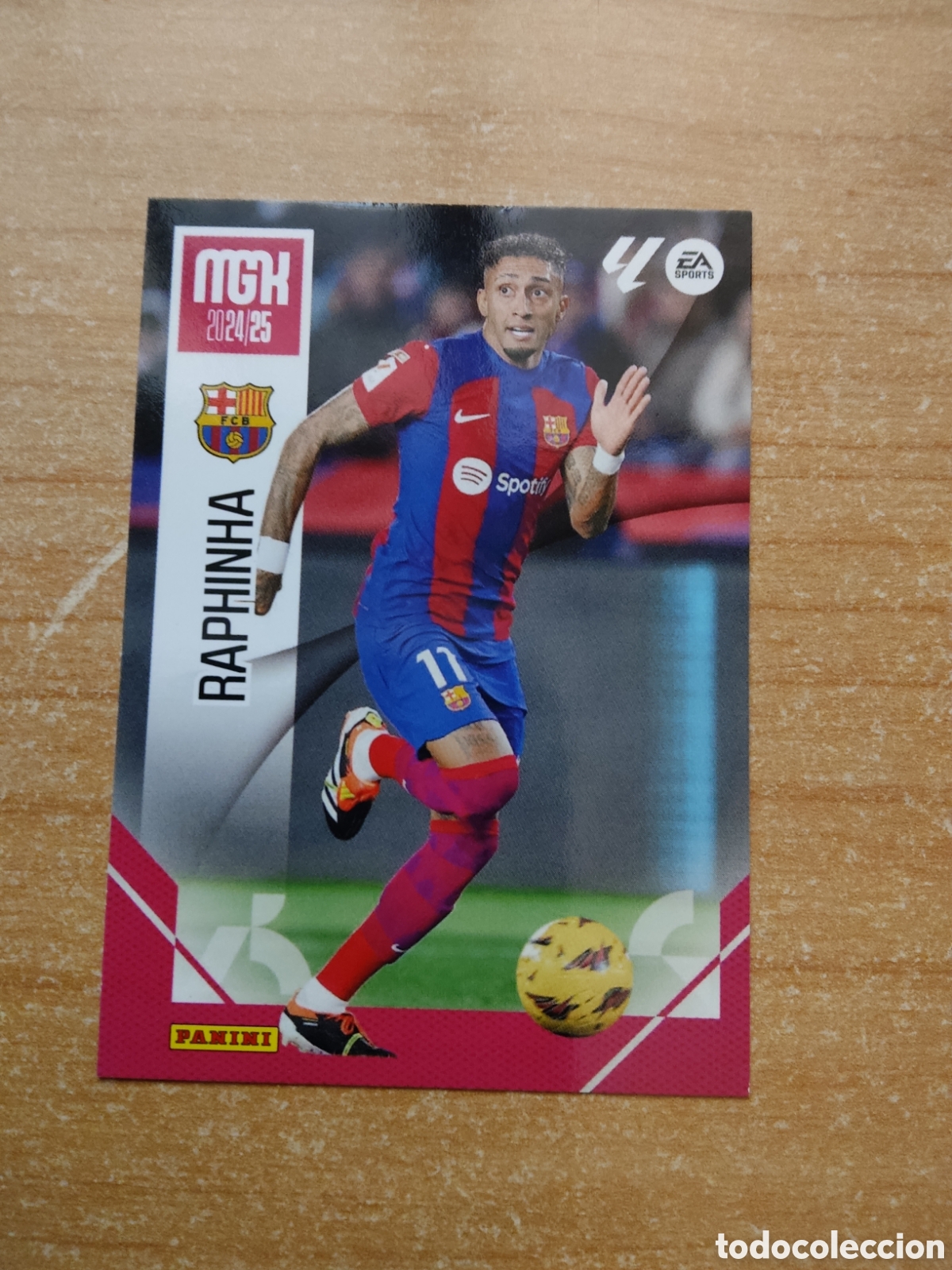 Football Stickers: 87 RAPHINHA BARCELONA MEGACRACKS 2024 2025
