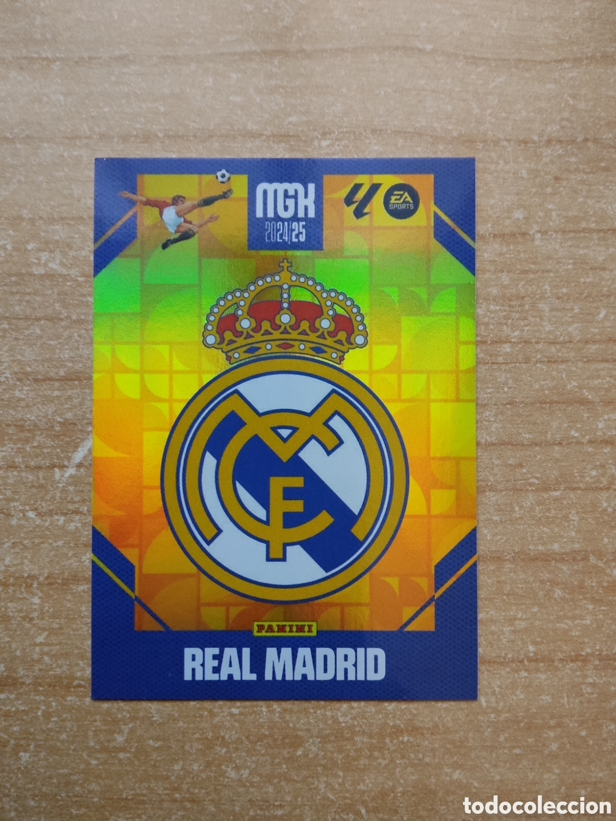 Cromos de f&uacute;tbol: 217 ESCUDO REAL MADRID MEGACRACKS 2024 2025