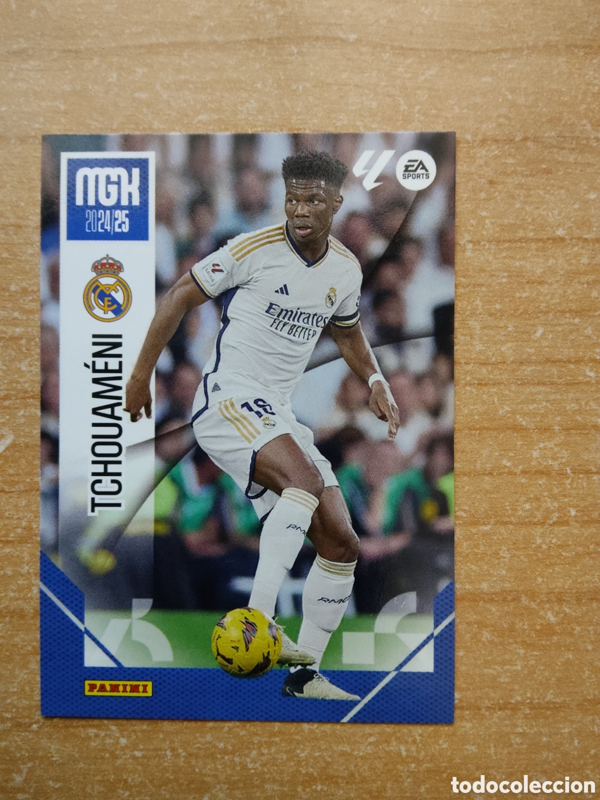 Cartes &agrave; collectionner de Football: 225 TCHOUAMENI REAL MADRID MEGACRACKS 2024 2025