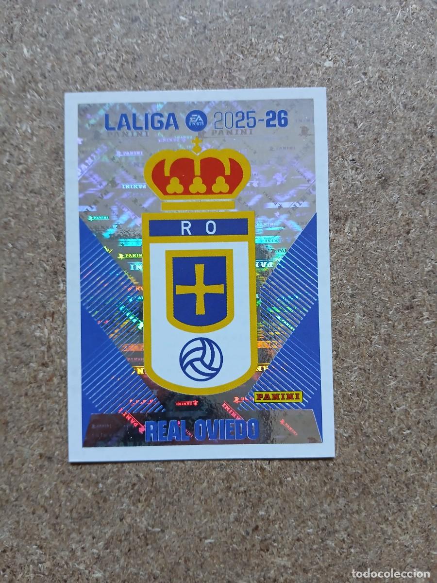 Cromos de f&uacute;tbol: ESCUDO REAL OVIEDO - REAL OVIEDO N&ordm; 1 LIGA ESTE 2025 2026 - 25 26