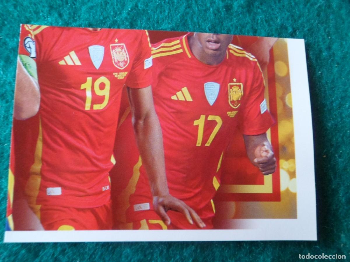 Cromos de f&uacute;tbol: CROMO ESPA&Ntilde;A 2026. CARREFOUR-PANINI. P&Oacute;STER JUGADORES INFERIOR DERECHA. 64