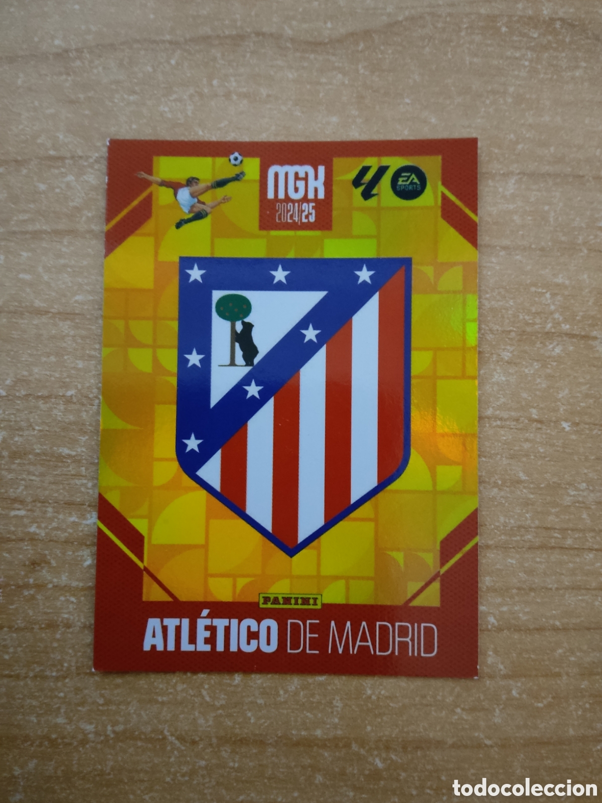 Cromos de f&uacute;tbol: 55 ESCUDO ATLETICO MADRID MEGACRACKS 2024 2025