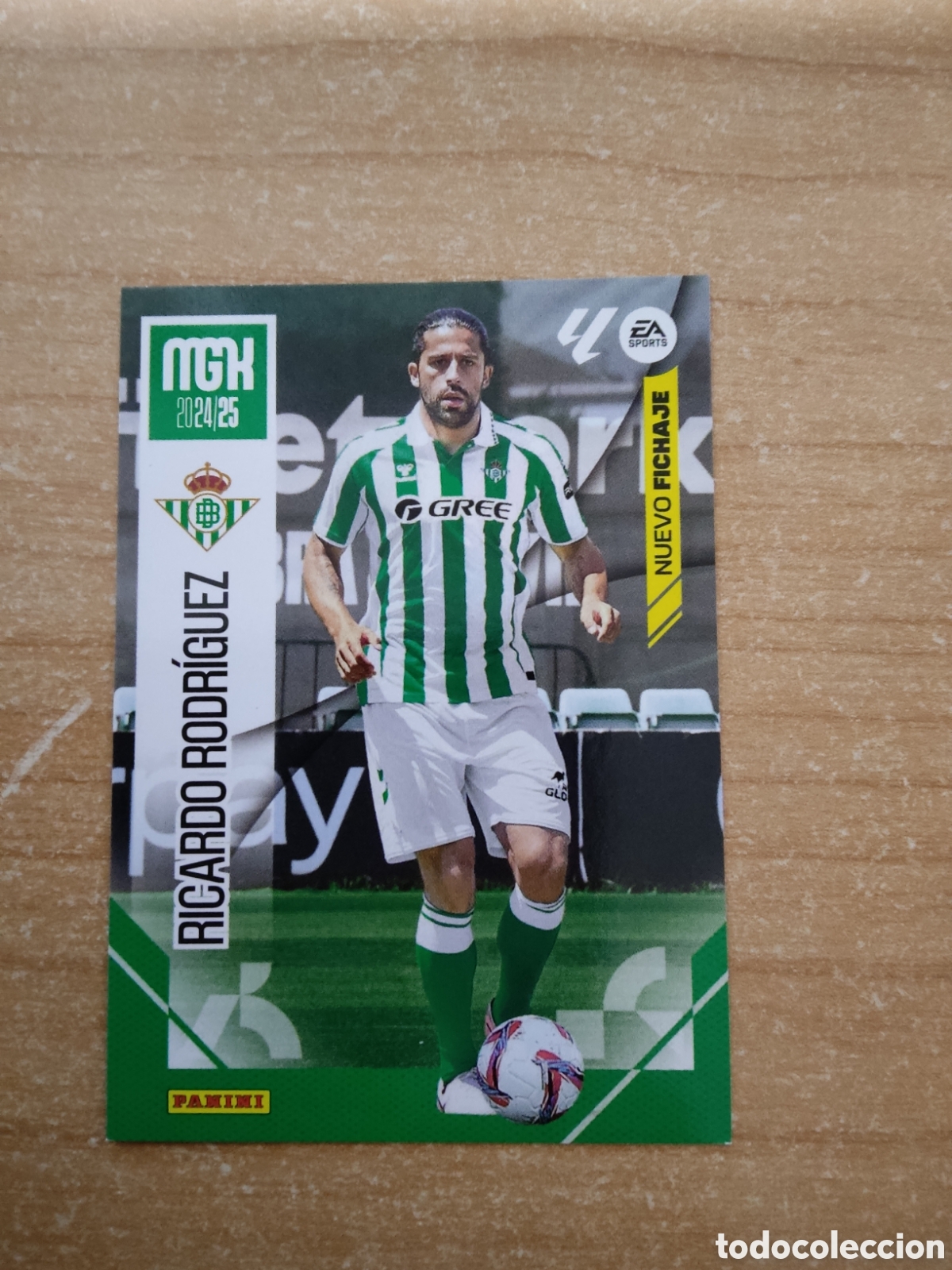 Cromos de f&uacute;tbol: 449 RICARDO RODRIGUEZ NUEVO FICHAJE REAL BETIS MEGACRACKS 2024 2025