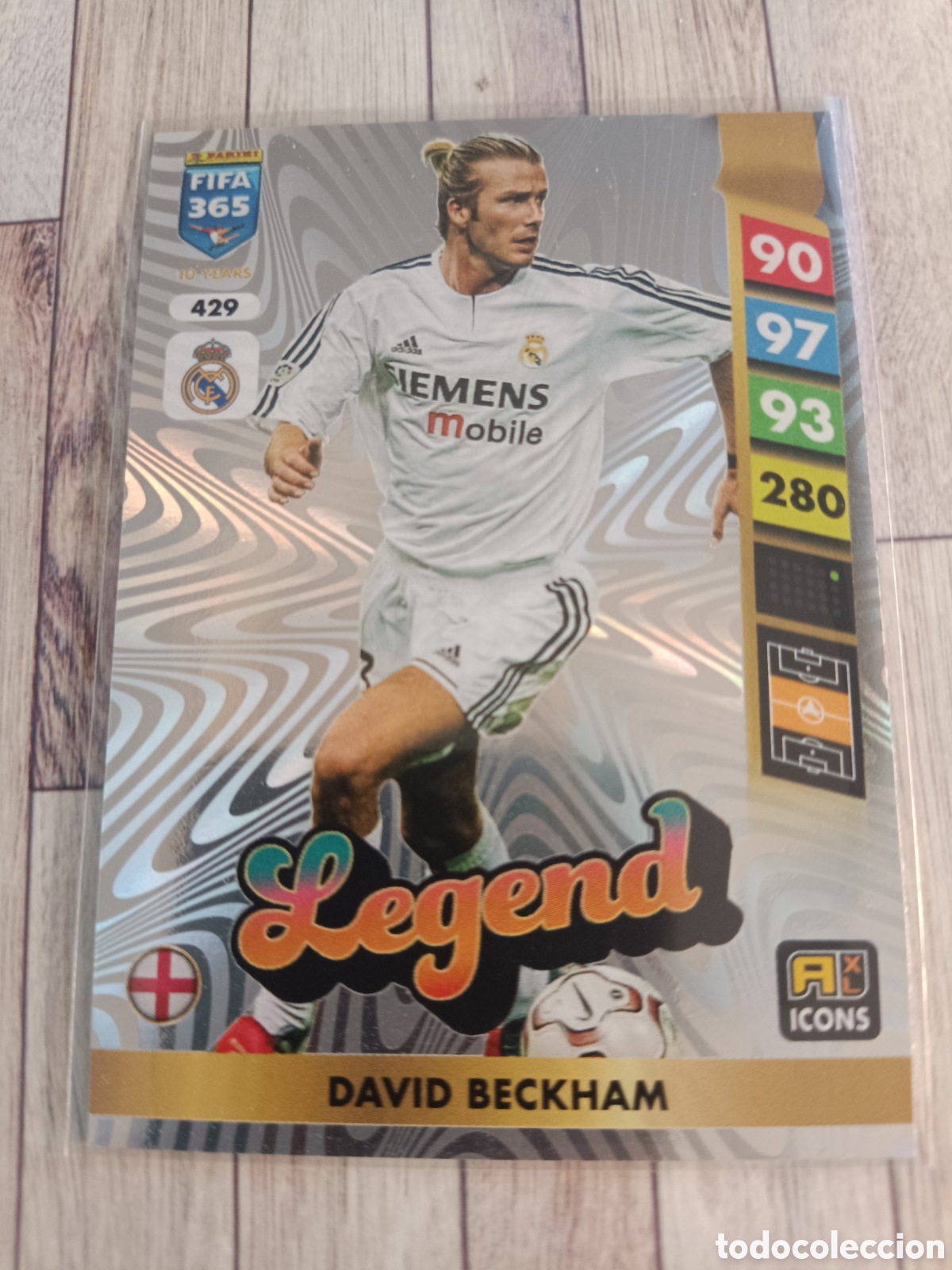 Football Stickers: 429 DAVID BECKHAM REAL MADRID LEGEND FIFA 365 ADRENALYN XL 2025