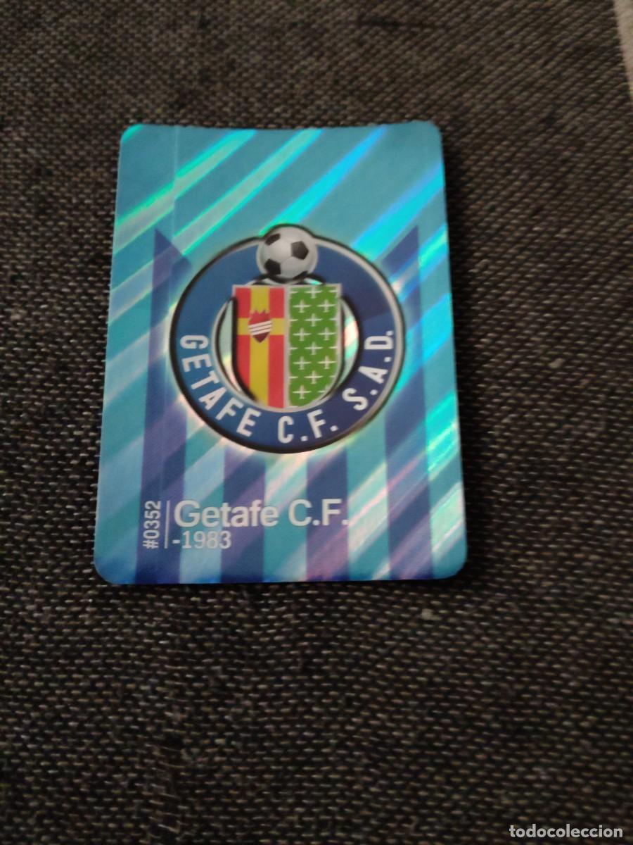 Figurine di Calcio: 352 escudo Getafe versi&oacute;n rayas diagonales las fichas de la liga 2016