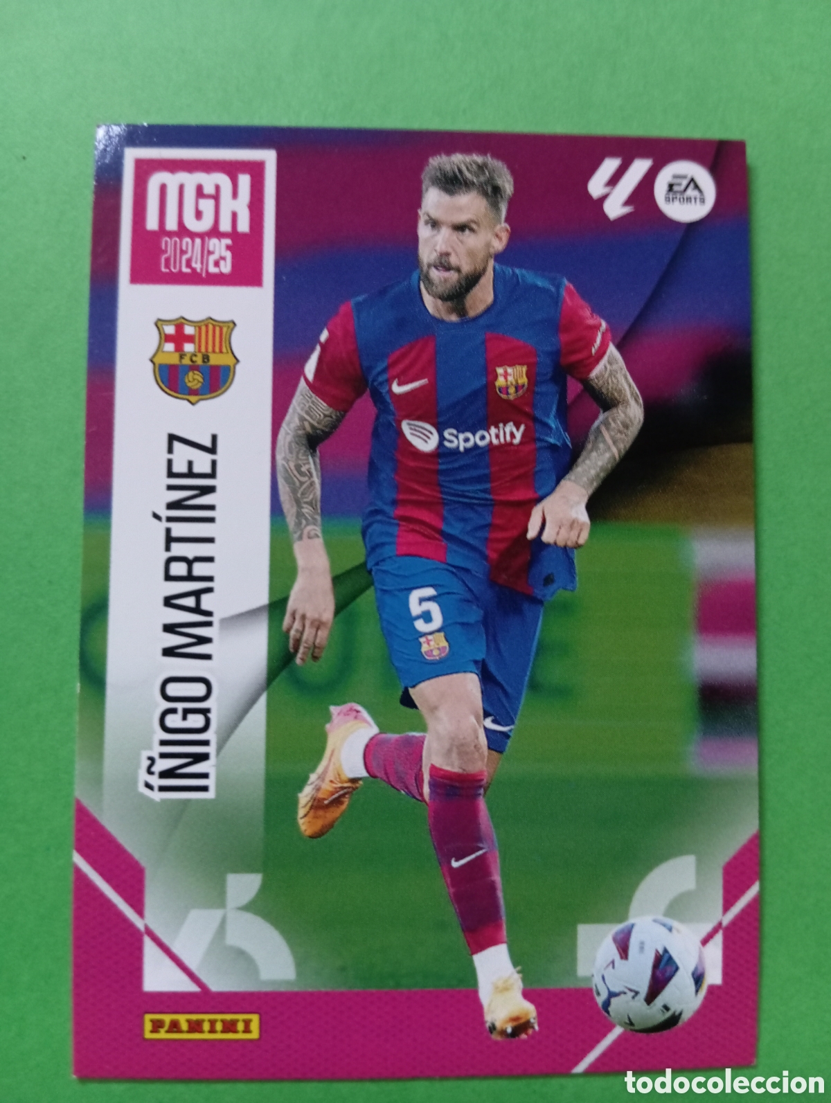 Cromos de f&uacute;tbol: &Iacute;&ntilde;igo Mart&iacute;nez Barcelona n&deg;80 / PANINI MEGACRACKS 2024/2025