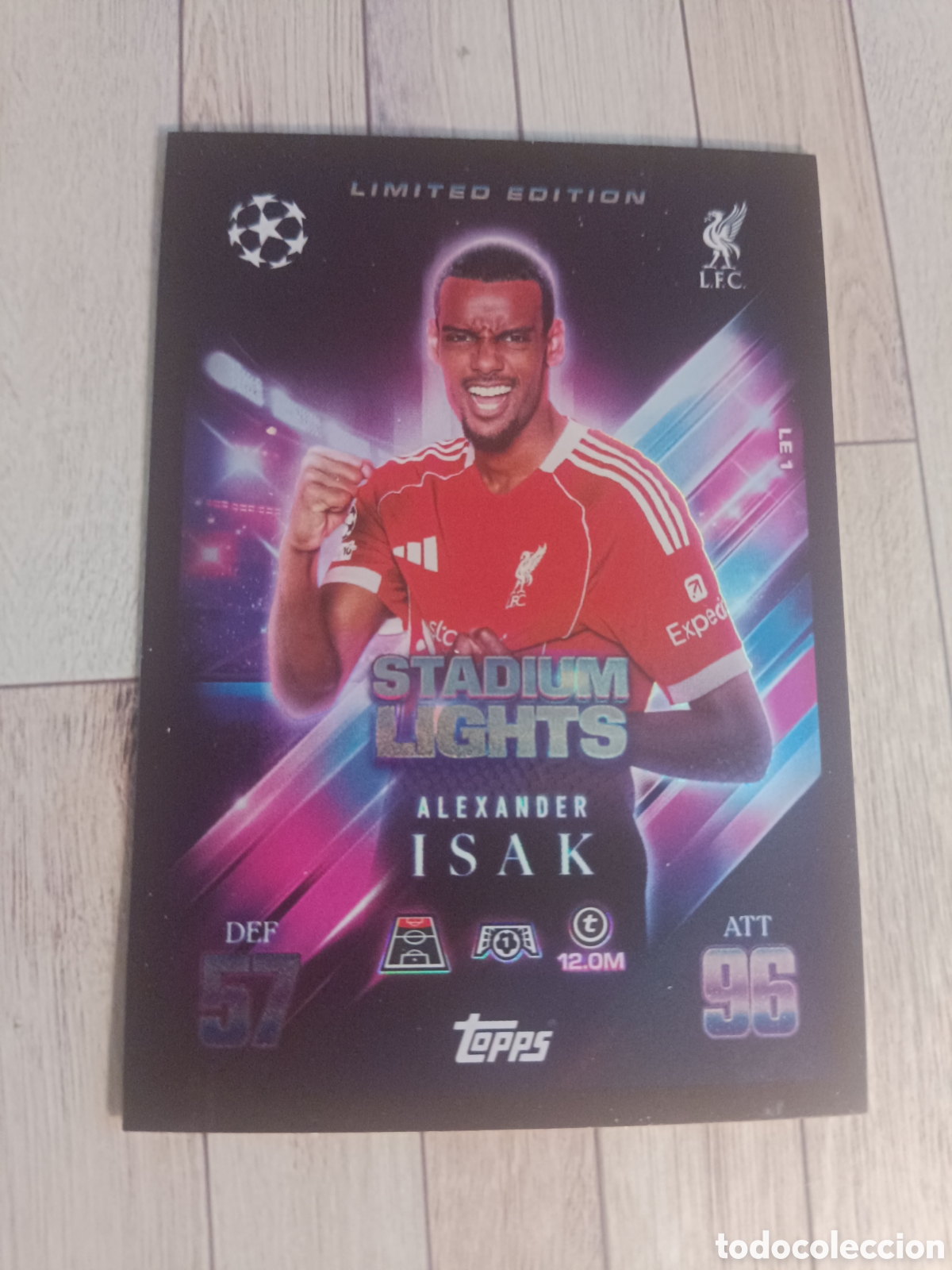Cromos de f&uacute;tbol: ISAK LIVERPOOL STADIUM LIGHTS LIMITED EDITION CHAMPIONS MATCH ATTAX EXTRA 2025 2026 TOPPS 25 26