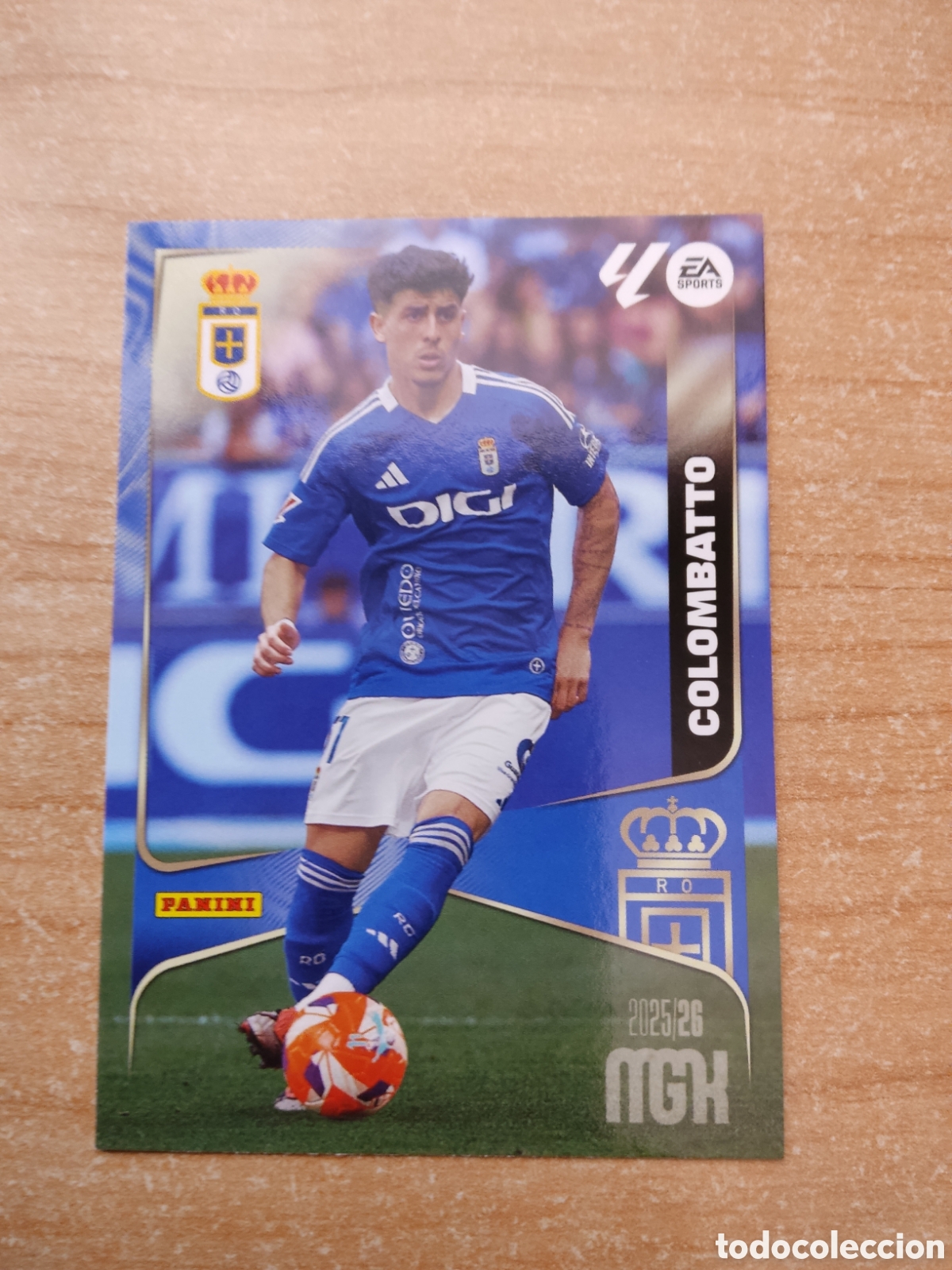 Cartes &agrave; collectionner de Football: 279 COLOMBATTO REAL OVIEDO MEGACRACKS 2025 2026