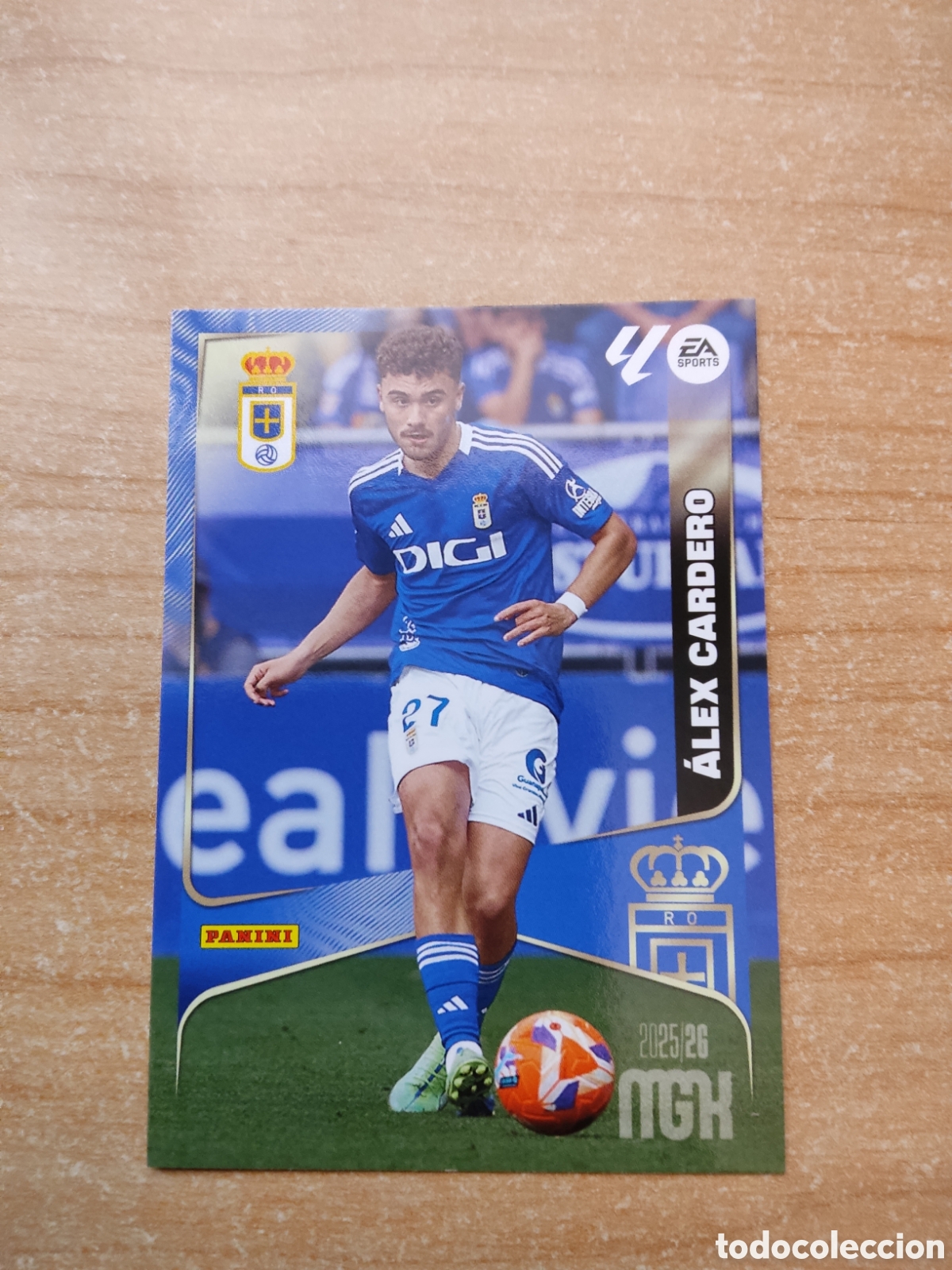 Fu&szlig;ball-Sticker: 283 ALEX CARDERO REAL OVIEDO MEGACRACKS 2025 2026