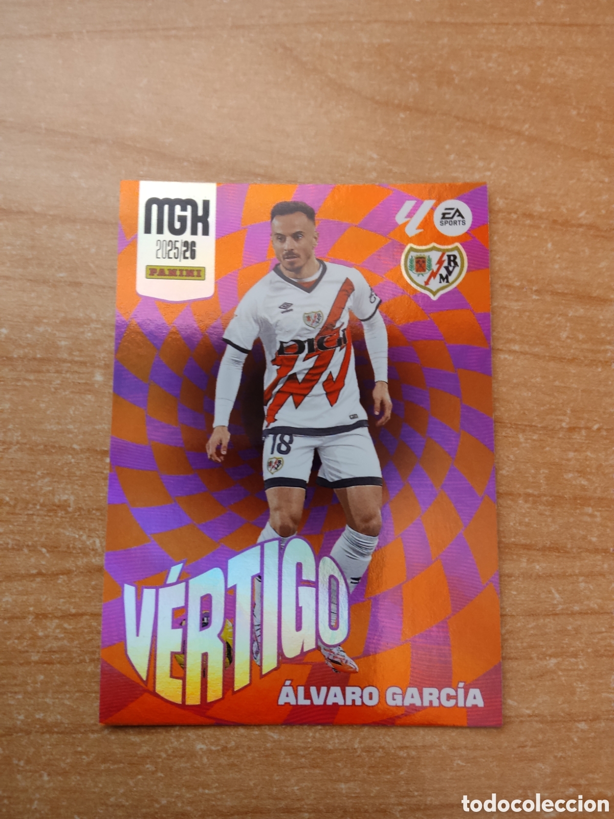 Figurine di Calcio: 379 ALVARO GARCIA VERTIGO RAYO VALLECANO MEGACRACKS 2025 2026