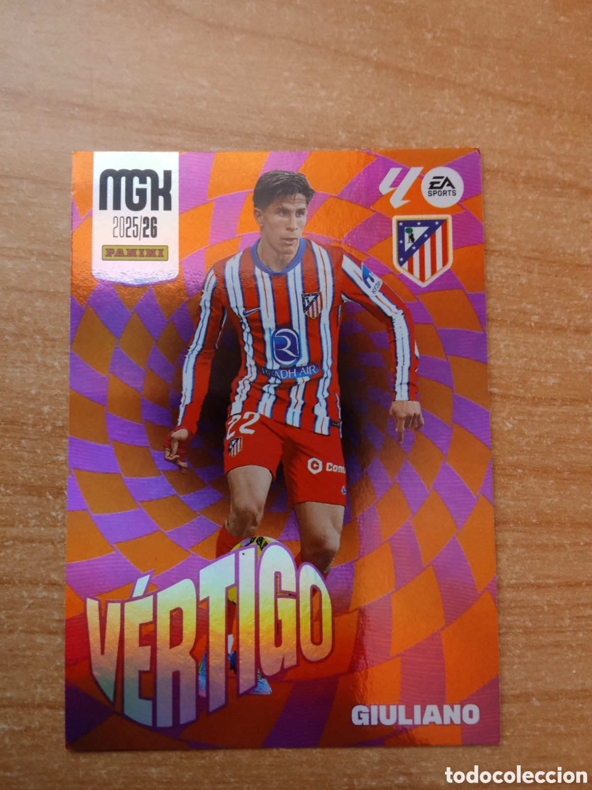 Figurine di Calcio: 383 GIULIANO SIMEONE VERTIGO ATLETICO MADRID MEGACRACKS 2025 2026