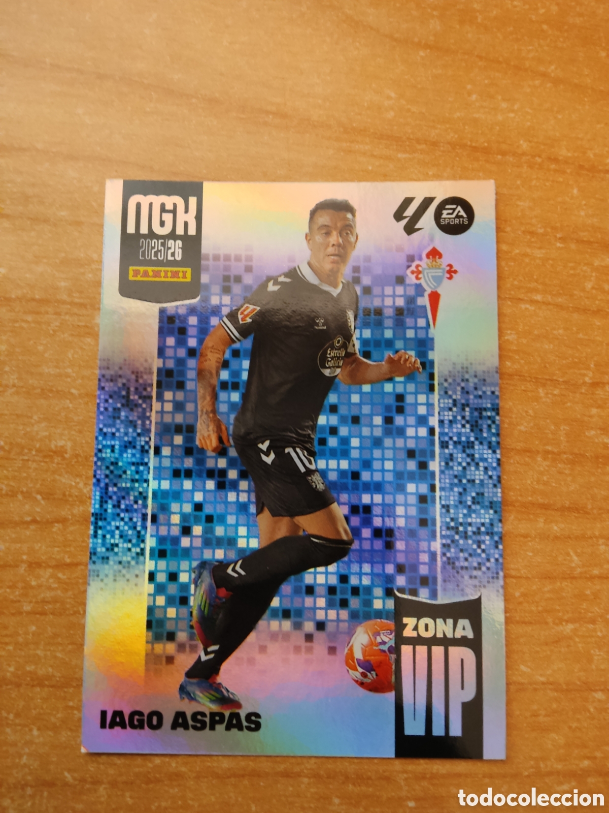 Cartes &agrave; collectionner de Football: 395 IAGO ASPAS ZONA VIP CELTA VIGO MEGACRACKS 2025 2026