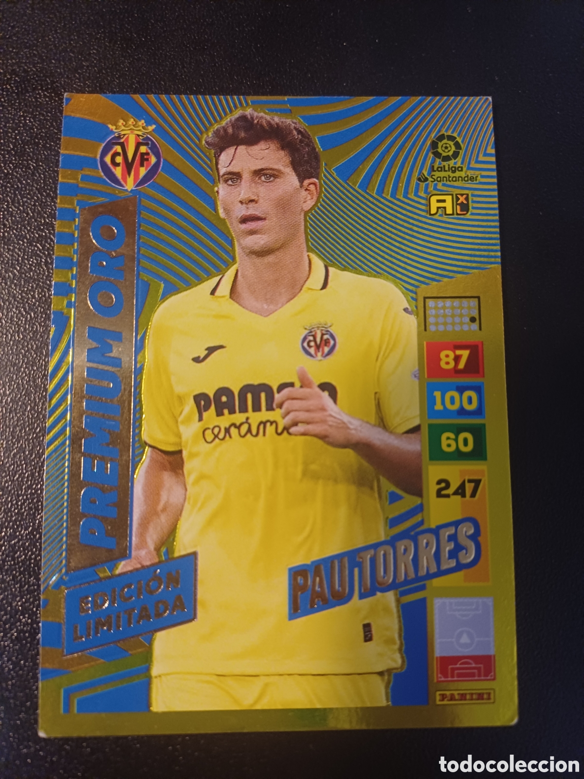 Cromos de f&uacute;tbol: PAU TORRES VILLAREAL CF PREMIUM ORO EDICION LIMITADA PANINI ADRENALYN XL LA LIGA 2022-23