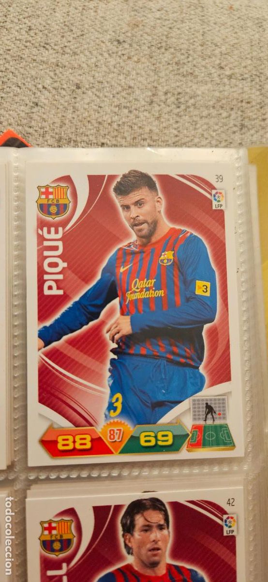Fu&szlig;ball-Sticker: 39 Piqu&eacute; Barcelona adrenalyn 2011 2012 11 12 trading card