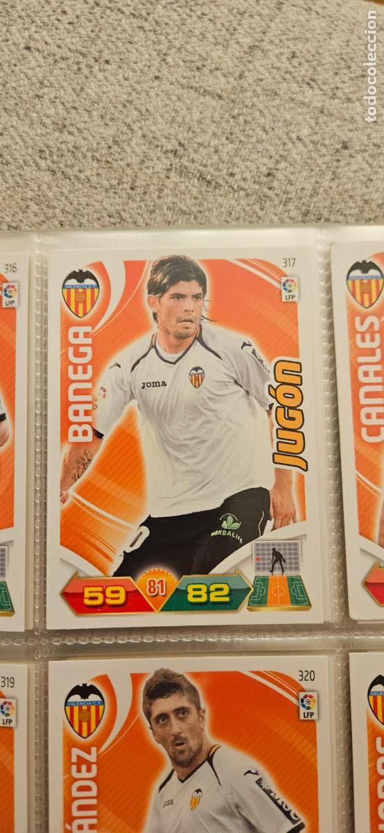 Fu&szlig;ball-Sticker: 317 Banega Valencia adrenalyn 2011 2012 11 12 trading card