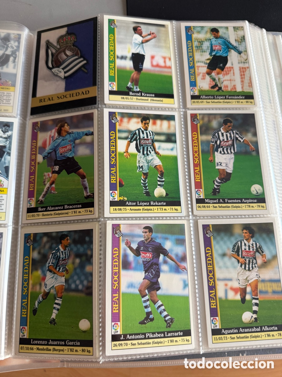 Cromos de f&uacute;tbol: MUNDICROMO 2000. REAL SOCIEDAD. 18 CROMOS