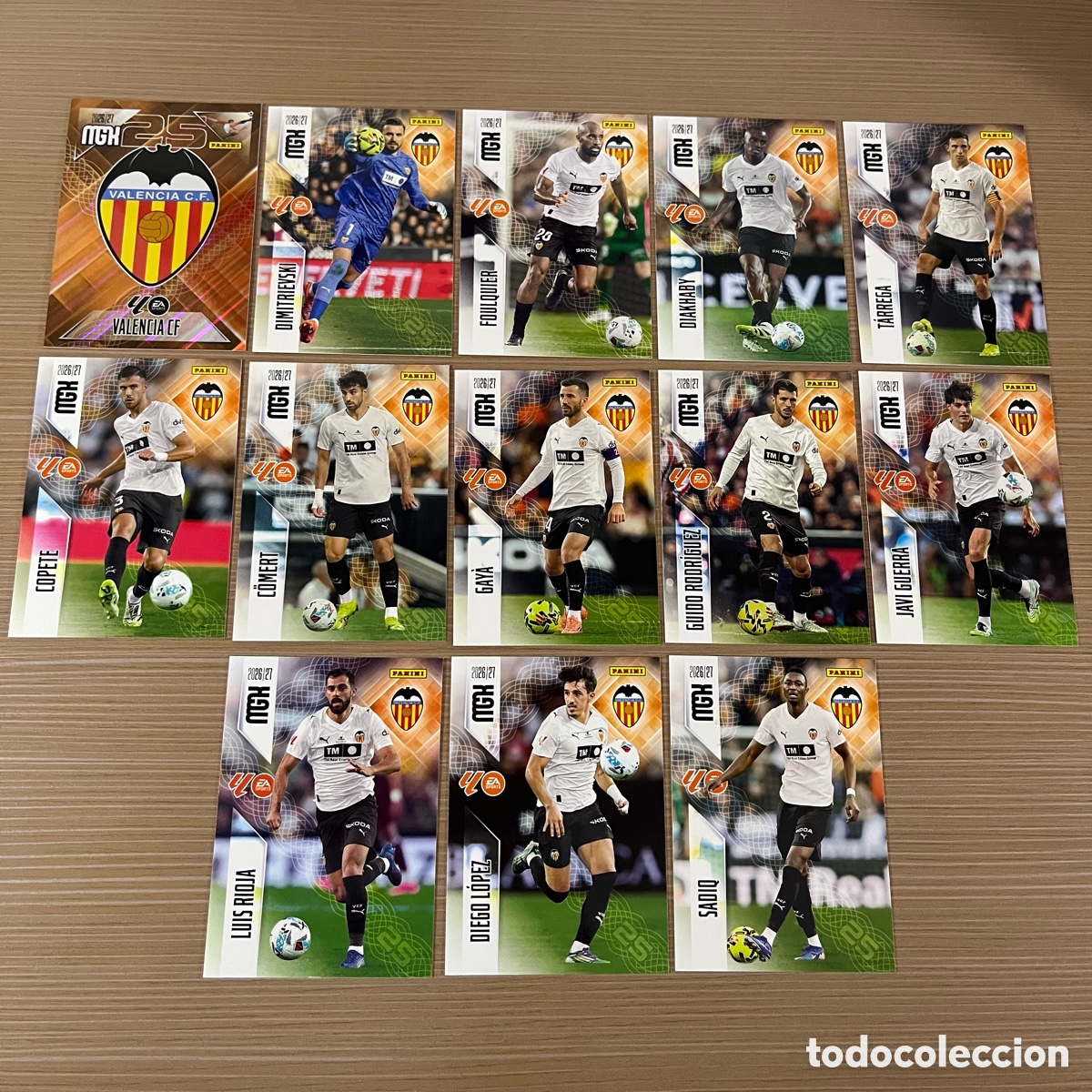 Fu&szlig;ball-Sticker: Lote 13 cartas Valencia Megacracks 2026-27