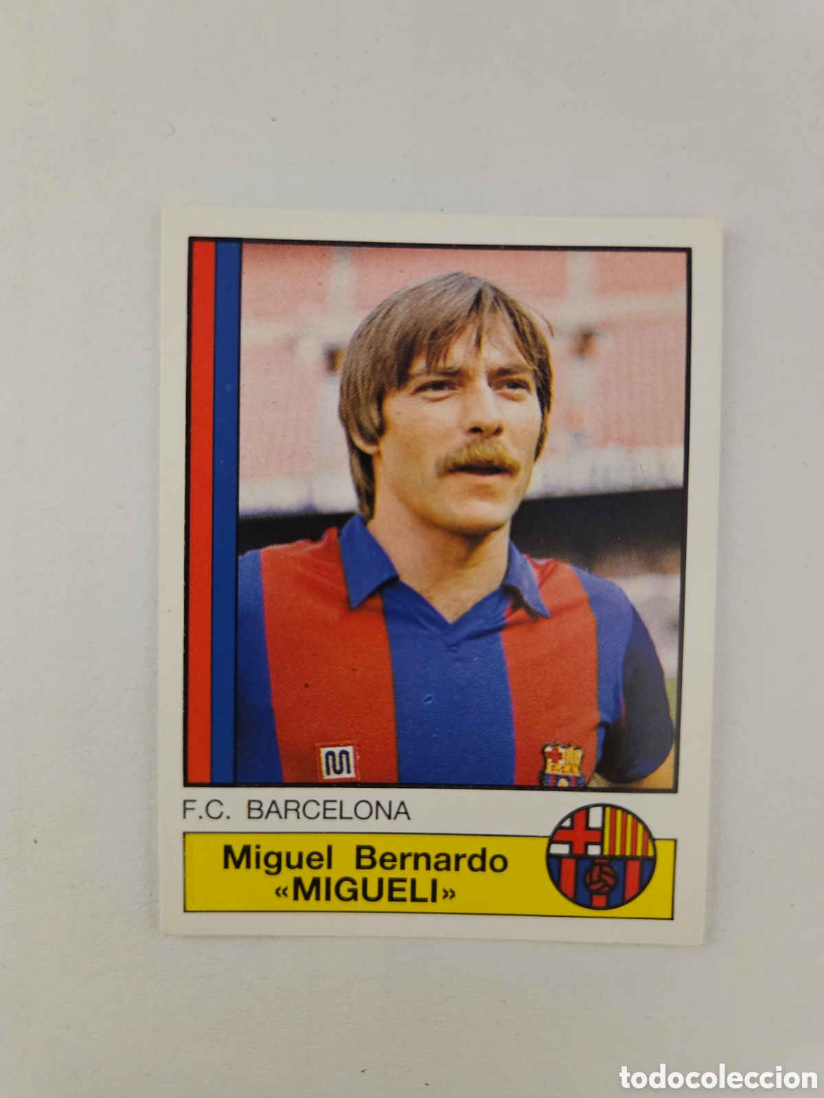 Cromos de f&uacute;tbol: Cromo adhesivo n&ordm; 44 Migueli Barcelona F&Uacute;TBOL 87 de Panini. Nuevo y sin pegar.