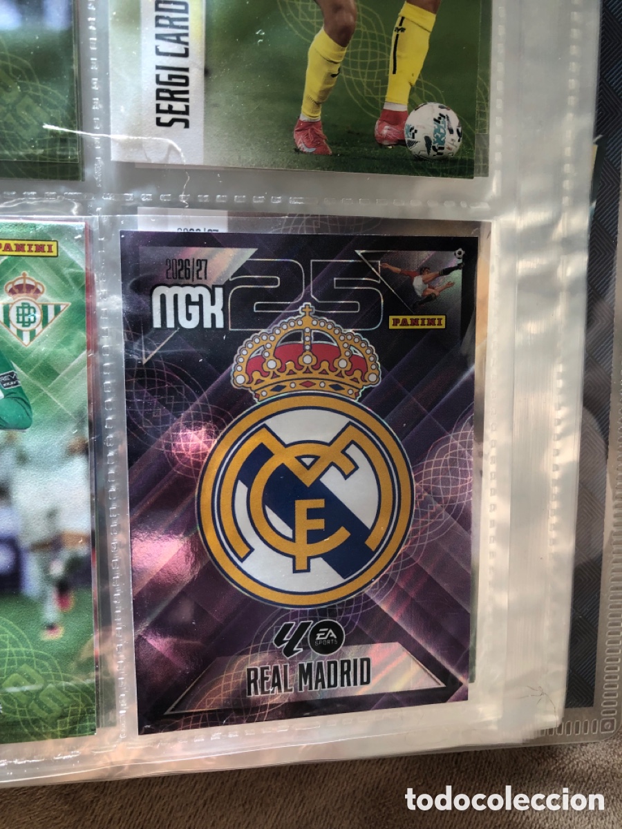 Football Stickers: Megacracks 2026 2027 escudo real Madrid 217
