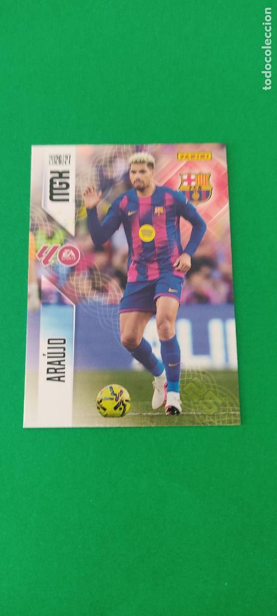 Cromos de f&uacute;tbol: TRADING CARD FUTBOL ARAUJO F.C. BARCELONA N&ordm; 80 LIGA MEGACRACKS 2026-2027/26-27 PANINI