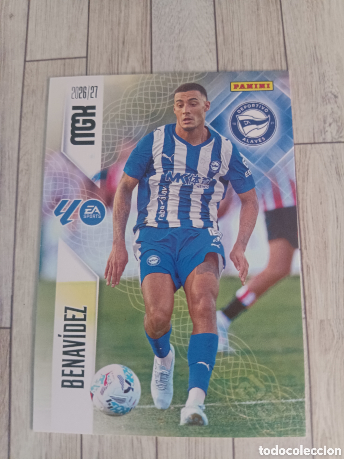 Fu&szlig;ball-Sticker: 27 BENAVIDEZ DEPORTIVO ALAVES MEGACRACKS MGK 26 27 PANINI 2026 2027