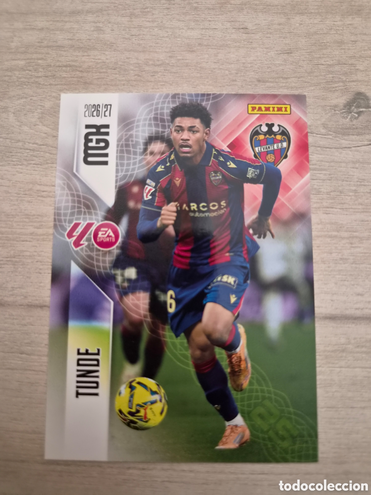 Football Stickers: N&deg;212 Levante Tunde Megacracks 26/27