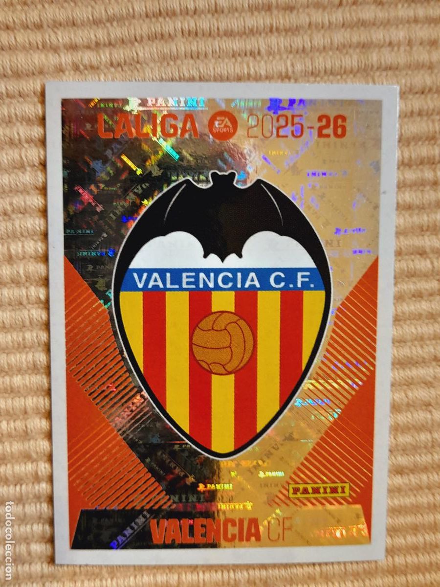 Cromos de f&uacute;tbol: CROMO 1 ESCUDO (VALENCIA CF) LIGA 25-26 2025 2026 ALBUM ESTE