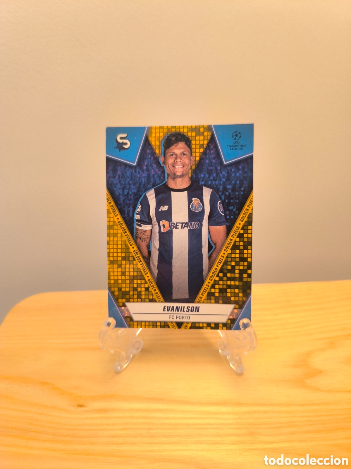 Fu&szlig;ball-Sticker: Evanilson Topps Superstar GOLDEN PIXELS