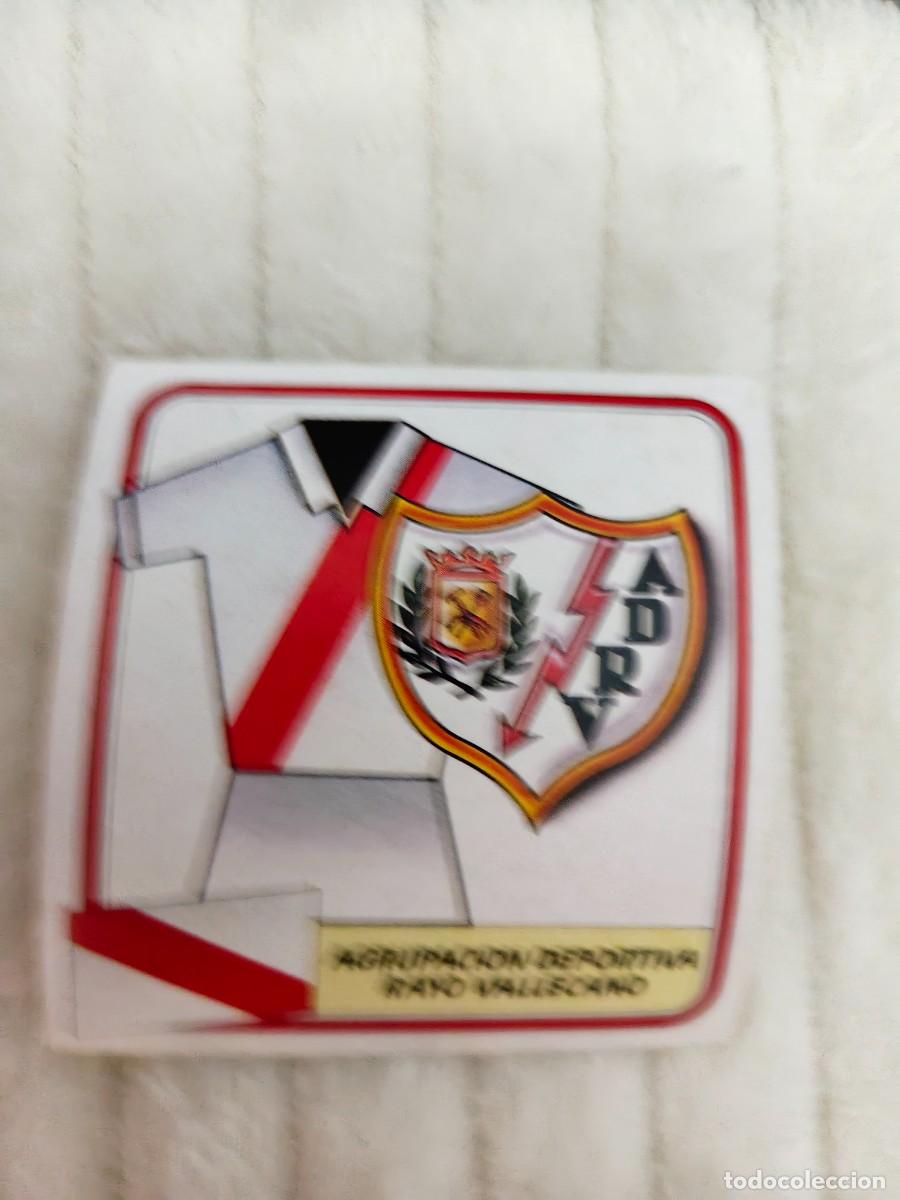 Fu&szlig;ball-Sticker: EDICIONES ESTE 89 90 ESCUDO A.D. RAYO VALLECANO 1989 1990 DESPEGADO RECUPERADO ALBUM AAQ