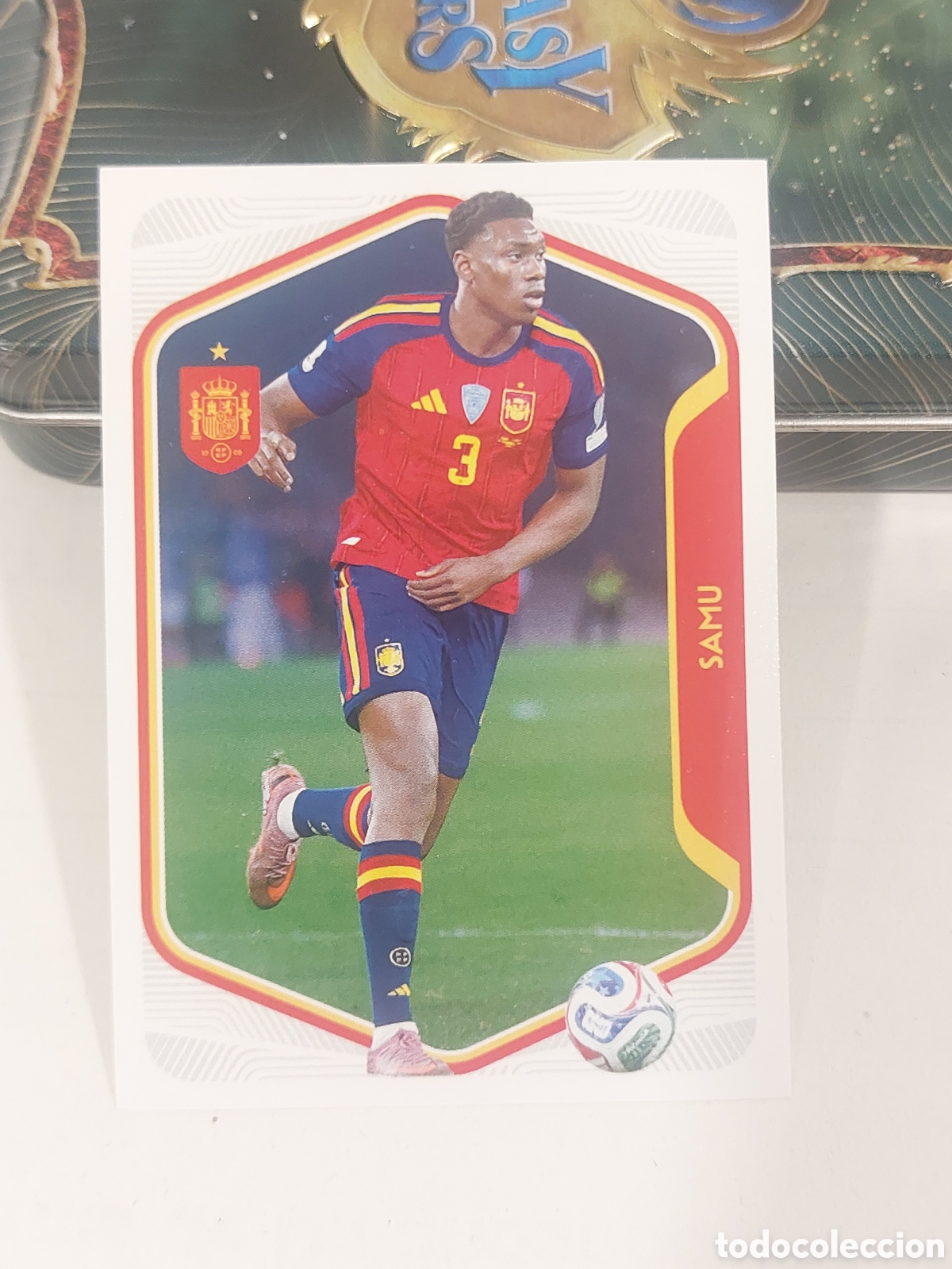 Fu&szlig;ball-Sticker: 57 SAMU SELECCION ESPA&Ntilde;OLA ESPA&Ntilde;A MUNDIAL CARREFOUR 26 PANINI 2026
