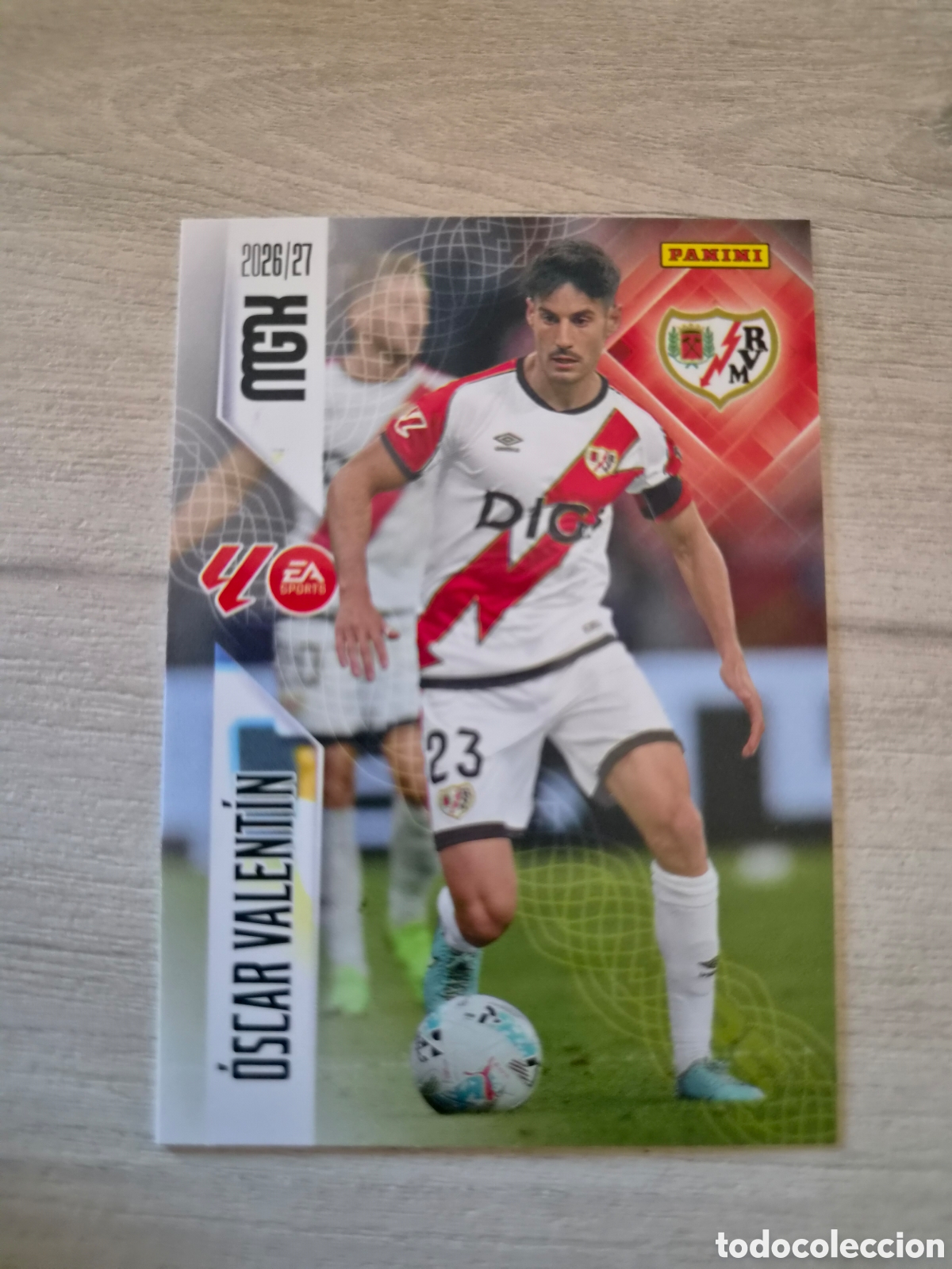 Cromos de f&uacute;tbol: N&deg;300 Rayo Vallecano Oscar Valent&iacute;n Megacracks 26/27