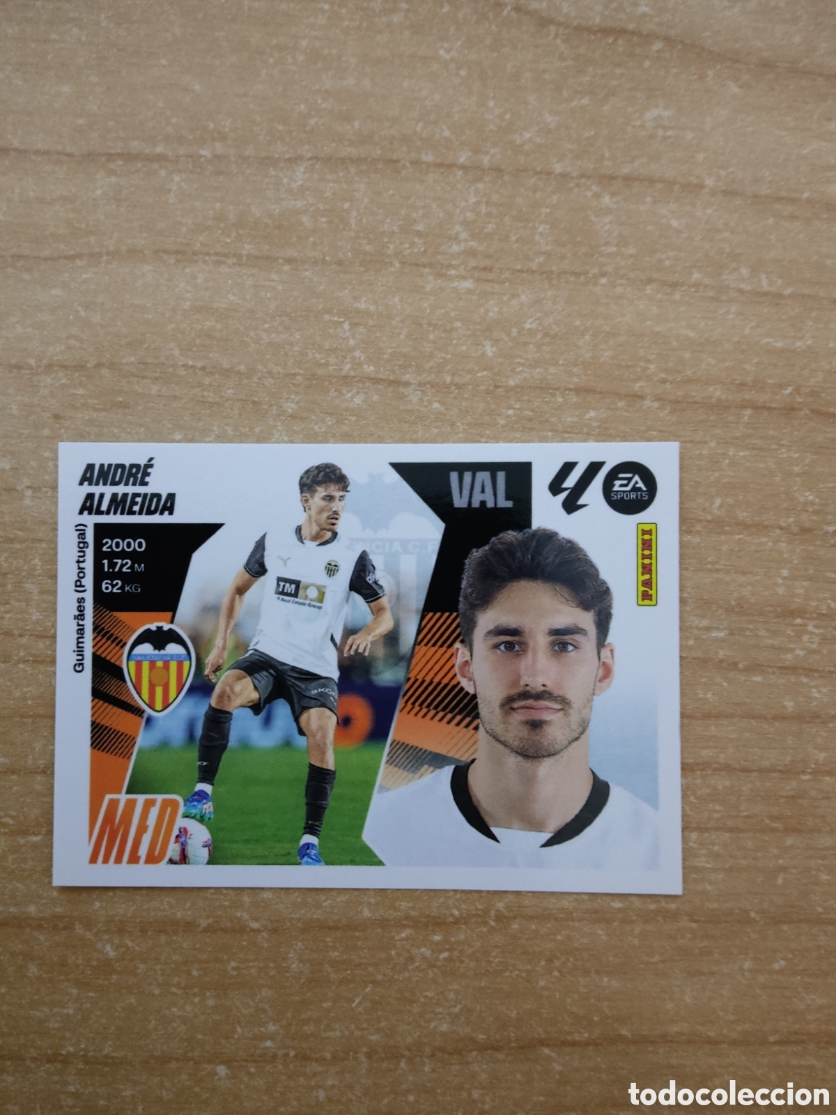 Football Stickers: 14 ANDRE ALMEIDA VALENCIA LIGA ESTE 2025 2026