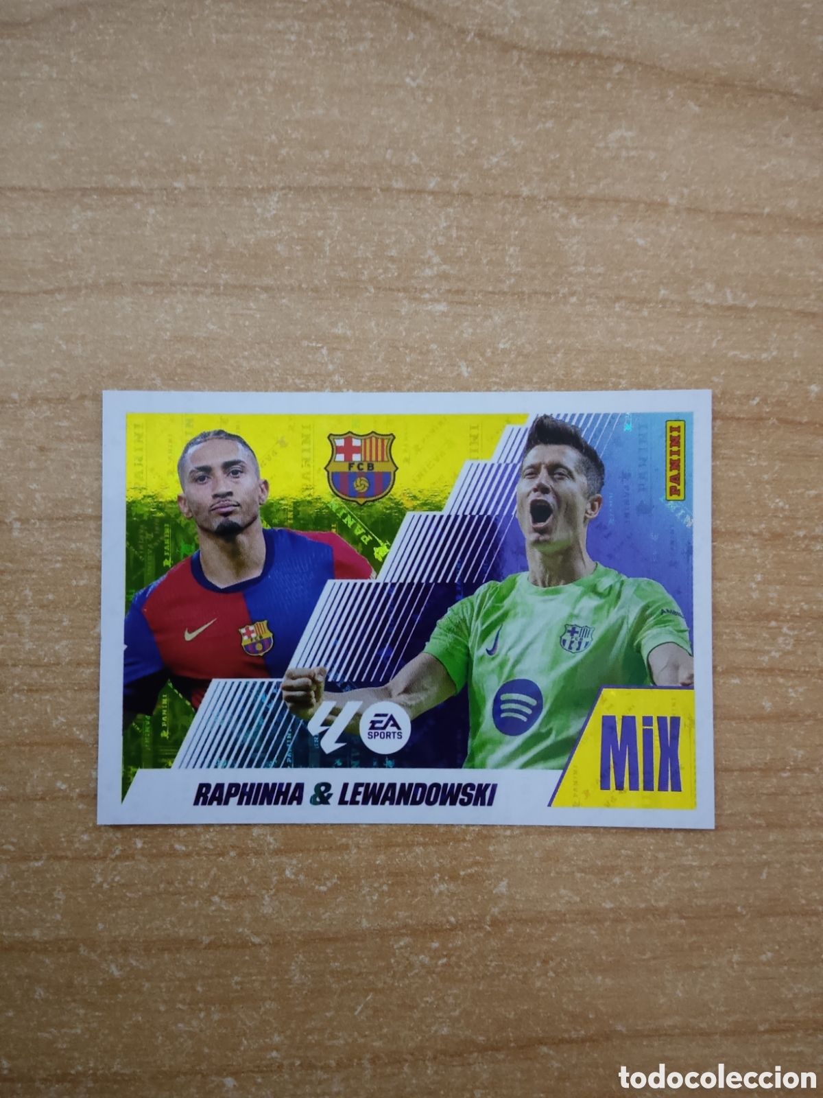 Football Stickers: 21 RAPHINHA Y LEWANDOWSKI BARCELONA MIX LIGA ESTE 2025 2026