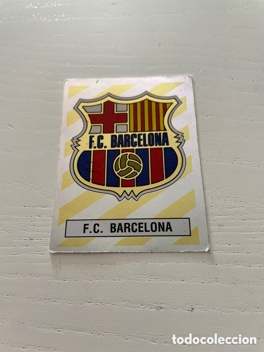 Cromos de f&uacute;tbol: FUTBOL 88 cromo 43 ESCUDO F.C. BARCELONA sin pegar Panini