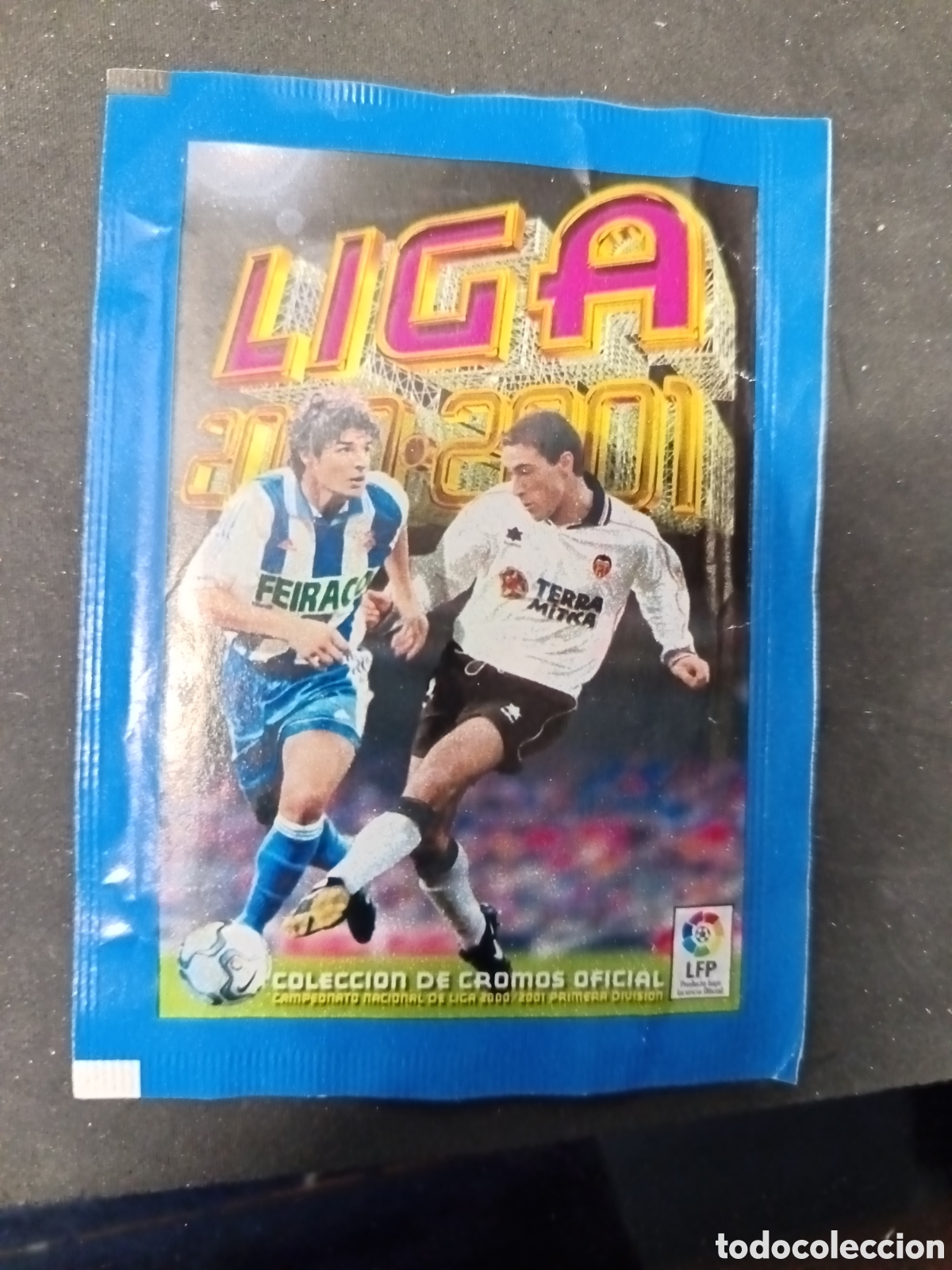 Cromos de f&uacute;tbol: 1 sobre original y cerrado de la Colecci&oacute;n de Cromos Oficial de la Liga 2000-2001,