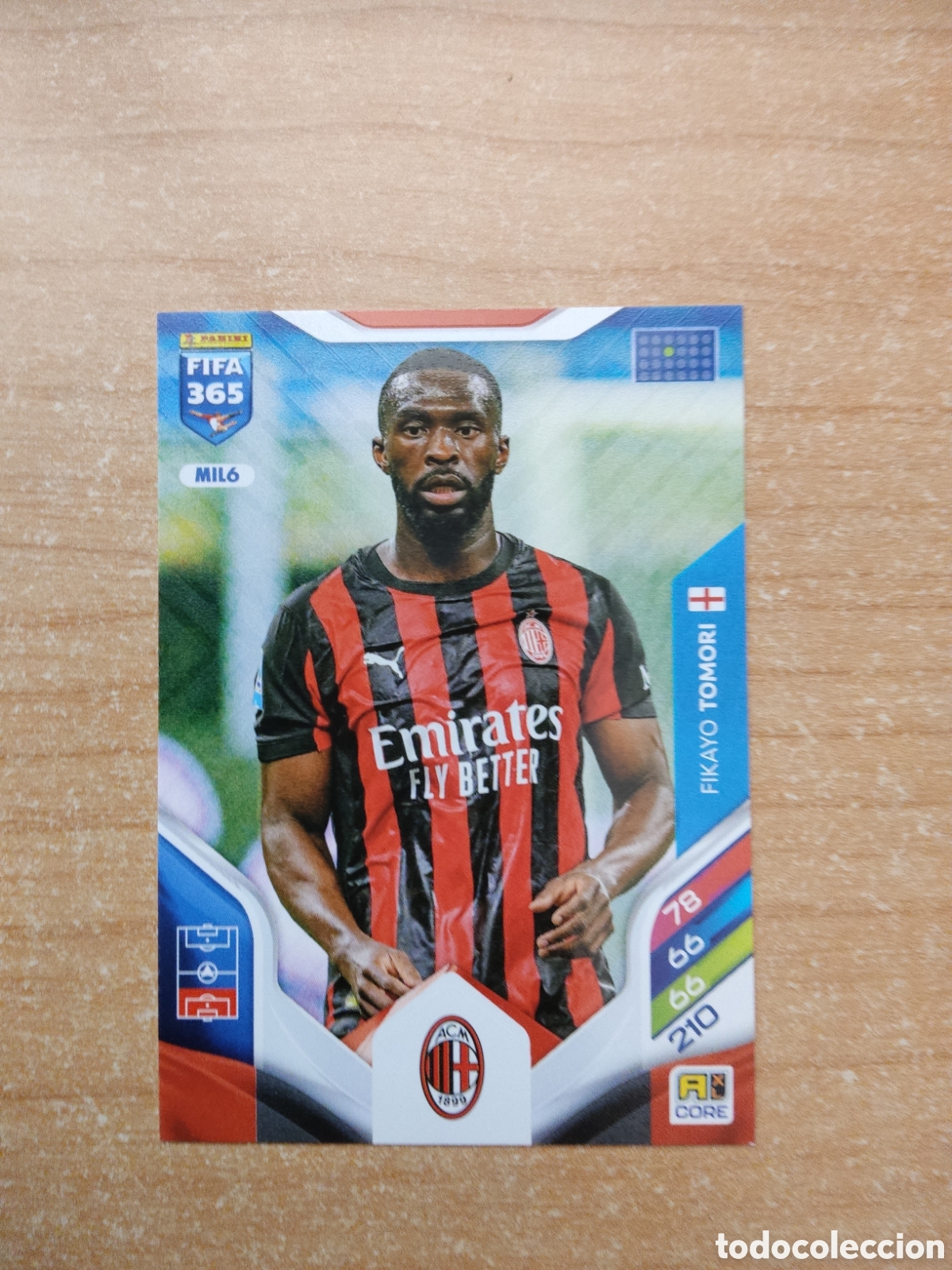 Figurine di Calcio: 6 TOMORI AC MILAN FIFA 365 ADRENALYN 2026