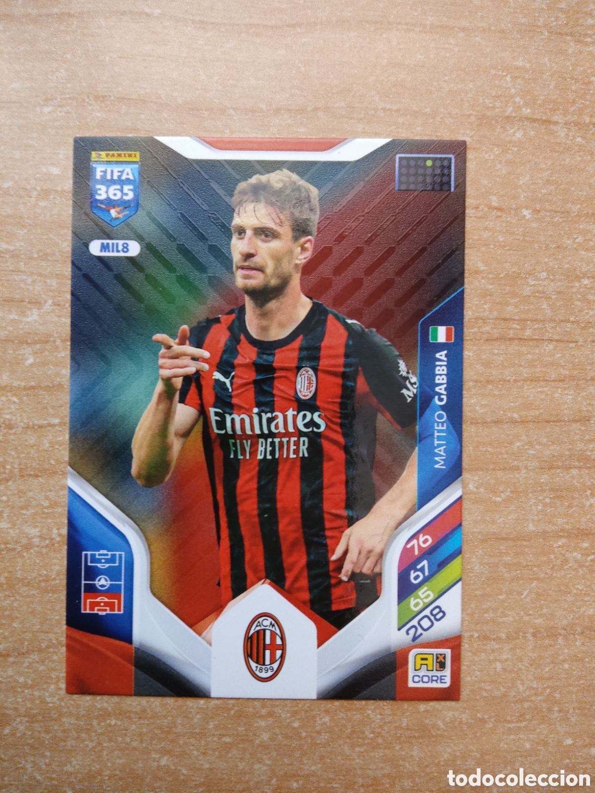 Figurine di Calcio: 8 MATTEO GABBIA AC MILAN FIFA 365 ADRENALYN 2026