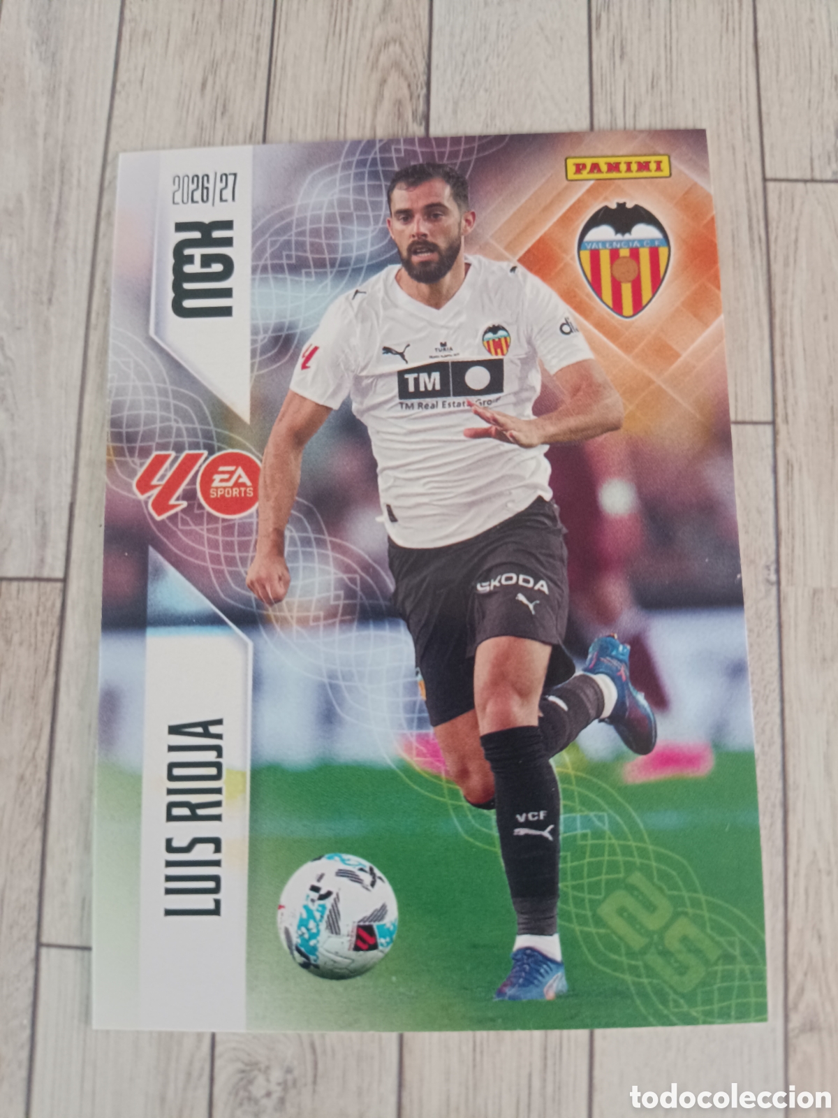 Cromos de Futebol: 355 LUIS RIOJA VALENCIA MEGACRACKS MGK 26 27 PANINI 2026 2027