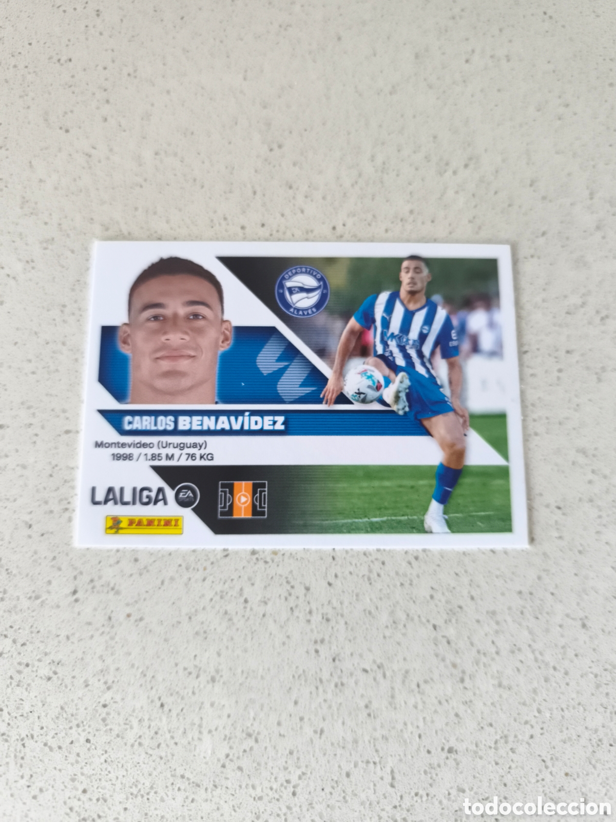 Figurine di Calcio: CROMO NUMERO 11 BENAV&Iacute;DEZ ALAVES. LIGA ESTE 26/27. PANINI.