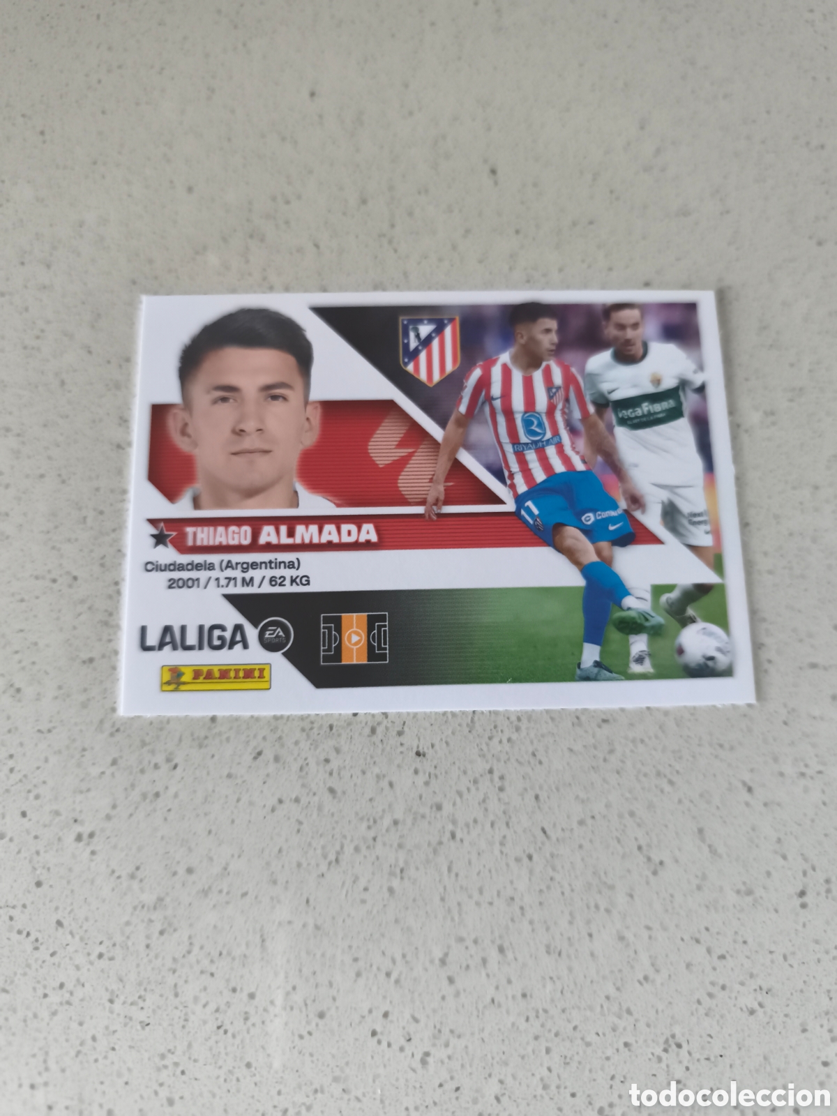 Cromos de f&uacute;tbol: CROMO NUMERO 16 ALMADA ATLETICO DE MADRID. LIGA ESTE 26/27. PANINI.