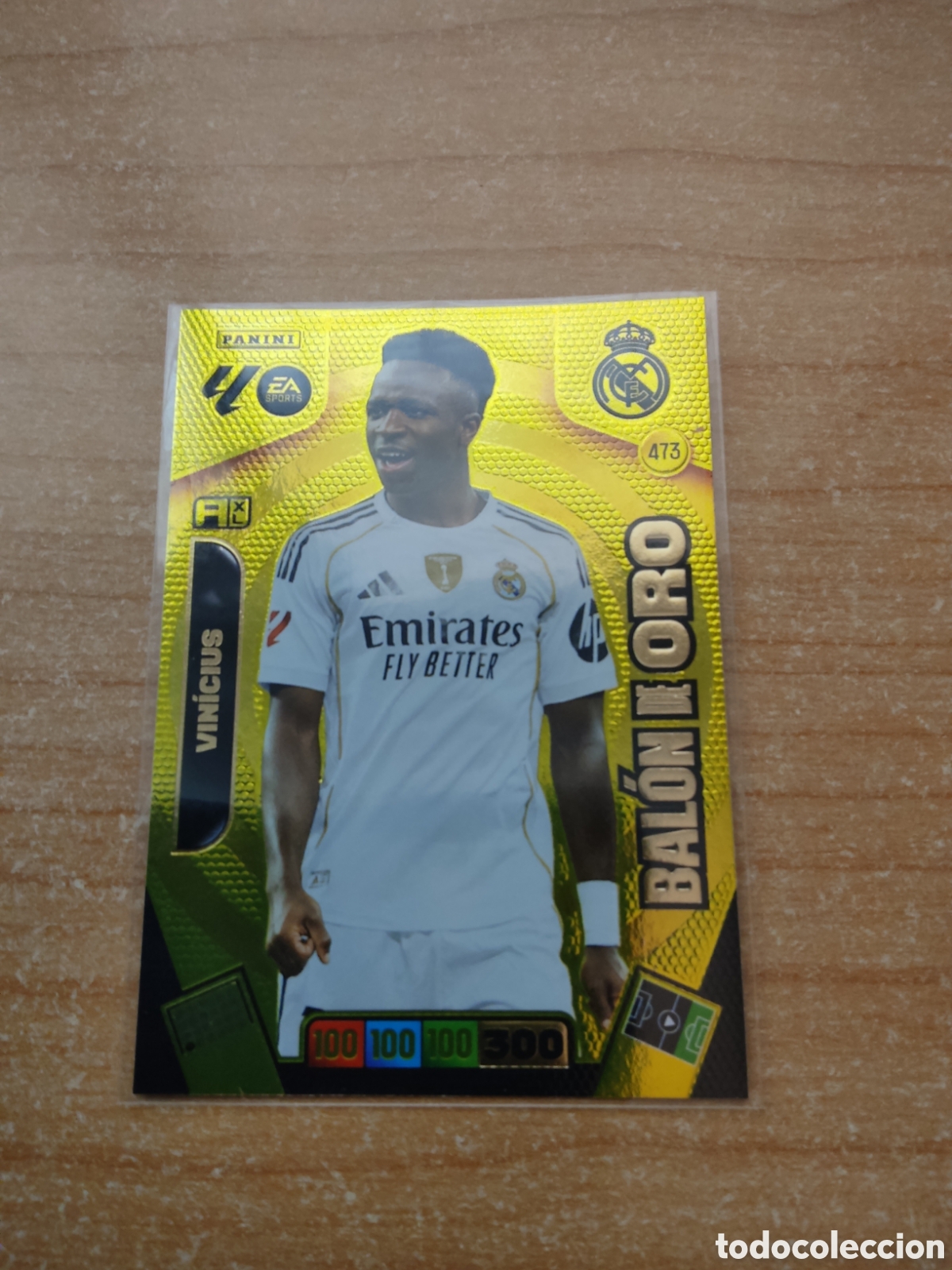 Cartes &agrave; collectionner de Football: 473 VINICIUS BALON DE ORO REAL MADRID ADRENALYN XL LIGA 2025 2026