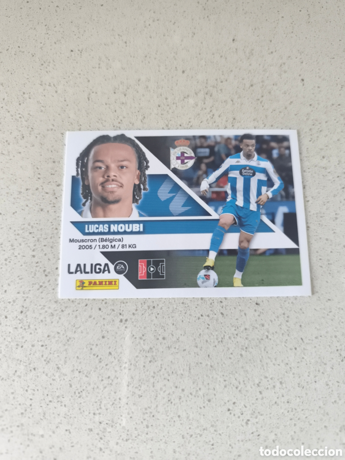 Cromos de f&uacute;tbol: CROMO NUMERO 7 NOUBI DEPORTIVO DE LA CORU&Ntilde;A. LIGA ESTE 26/27. PANINI.