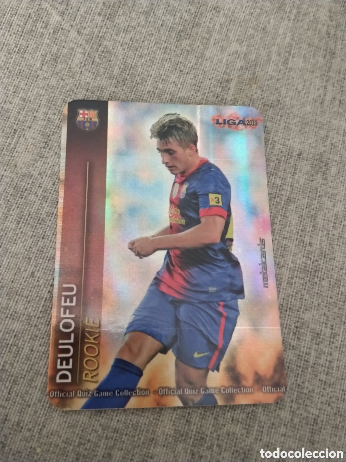 Football Stickers: MUNDICROMO QUIZ GAME LIGA 2013 - METALCARD ROOKIE DEULOFEU - FC BARCELONA ( FONDO RAYAS VERTICALES)