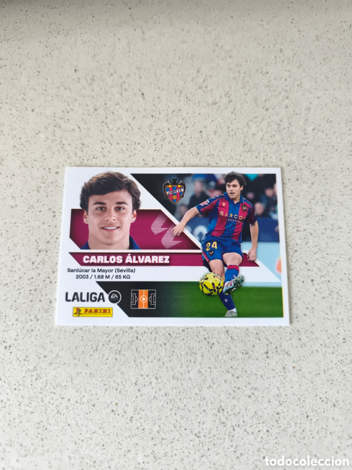 Figurine di Calcio: CROMO N&Uacute;MERO 15 CARLOS ALVAREZ LEVANTE. LIGA ESTE 26/27. PANINI.