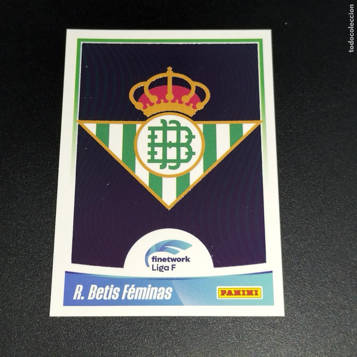 Cromos de f&uacute;tbol: N&ordm; 17 ESCUDO LOGO BETIS CROMOS FINETWORK LIGA F FEMENINA PANINI 2022 2023 22 23