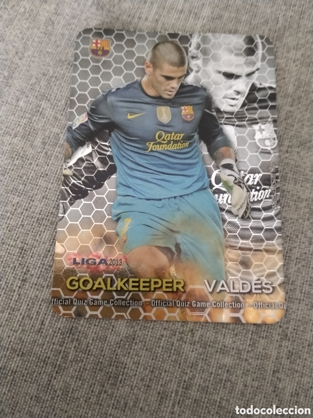 Football Stickers: MUNDICROMO QUIZ GAME LIGA 2013 - METALCARD GOALKEEPER V. VALD&Eacute;S - FC BARCELONA( BRILLO LISO )